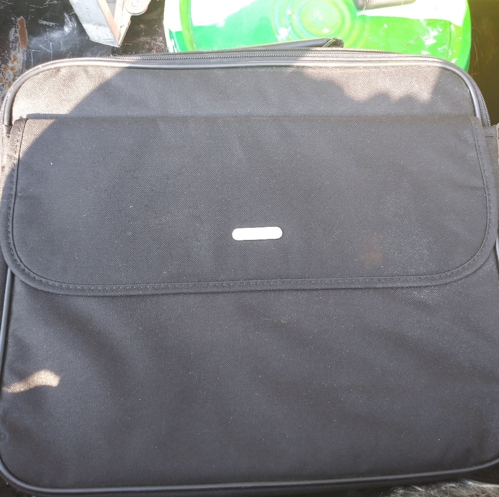 Medium size labtop bag